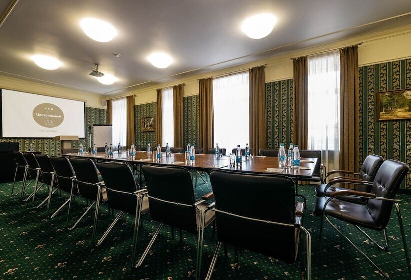 Tsentralny By Usta Hotels