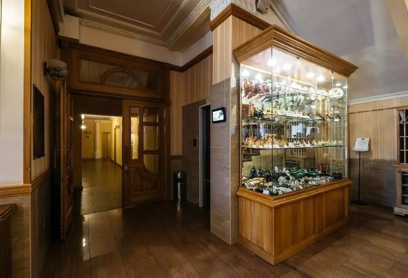 Tsentralny By Usta Hotels