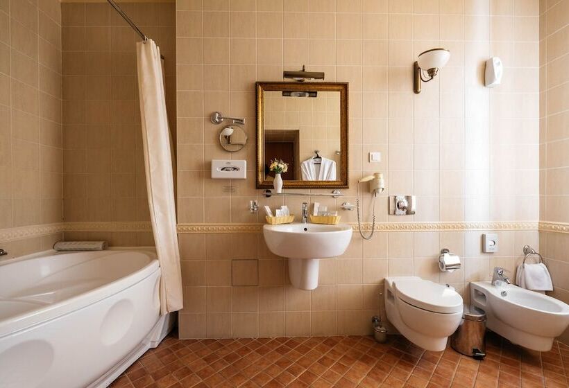 Tsentralny By Usta Hotels