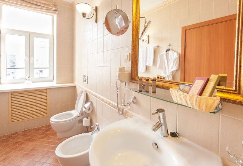 Tsentralny By Usta Hotels