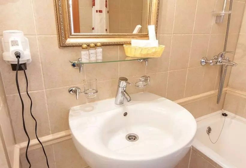 Tsentralny By Usta Hotels