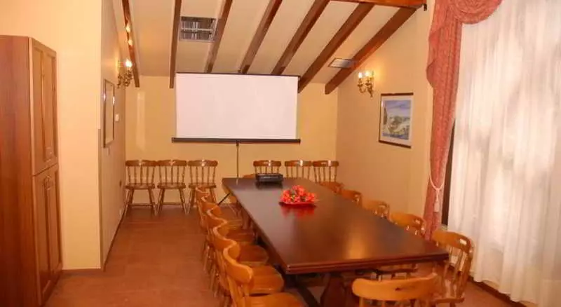 בית מלון כפרי Vh Broadway Tirana