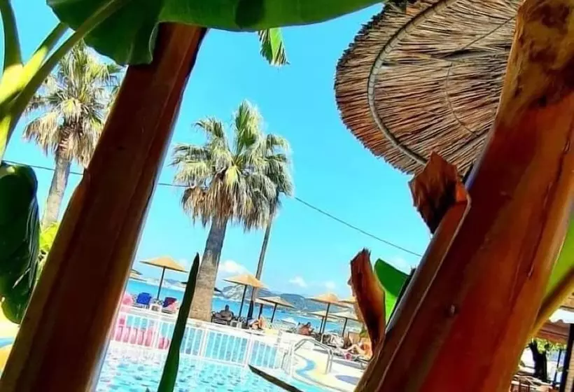 Maria S Beach Apartments