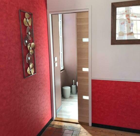 تختخواب و صبحانه Camélia