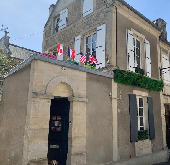 تختخواب و صبحانه Camélia