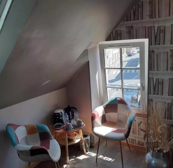 تختخواب و صبحانه Camélia