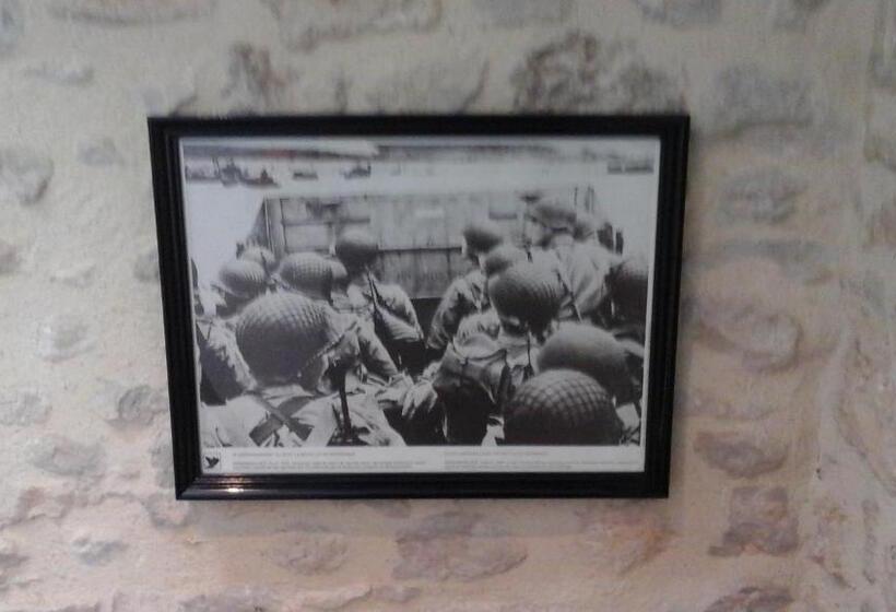 تختخواب و صبحانه Camélia