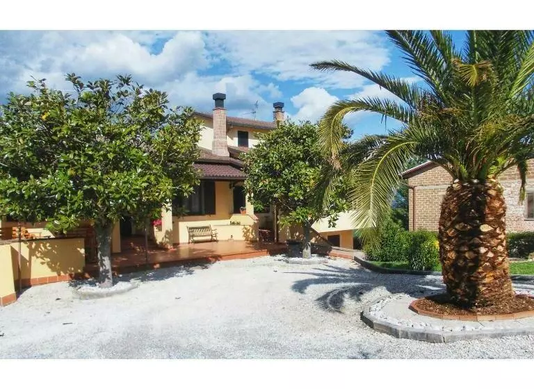 Aamiaismajoitus (B&B) L Agramante Bed&breakfast