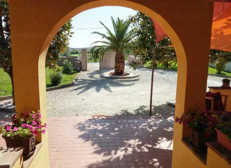 Aamiaismajoitus (B&B) L Agramante Bed&breakfast