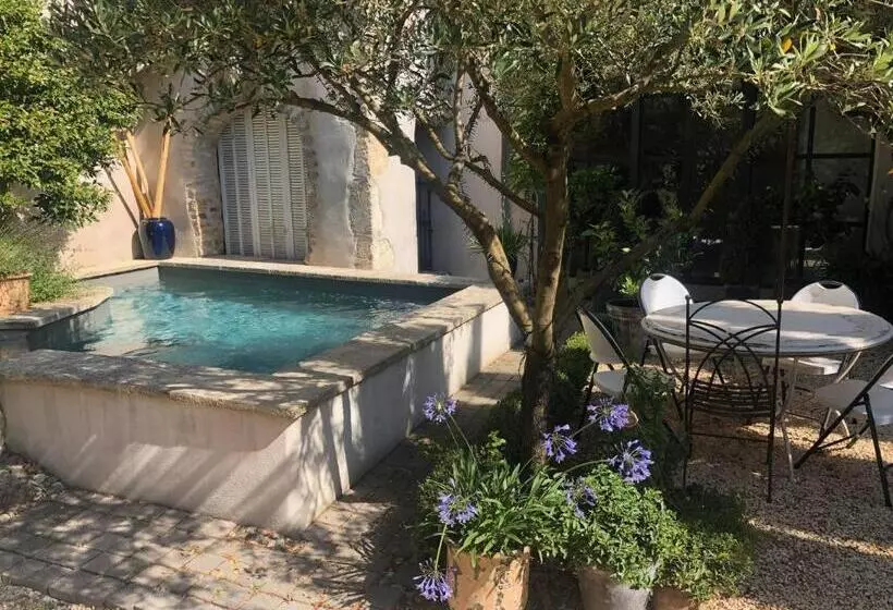 ベッドアンドブレックファースト La Maison Blanche Uzès