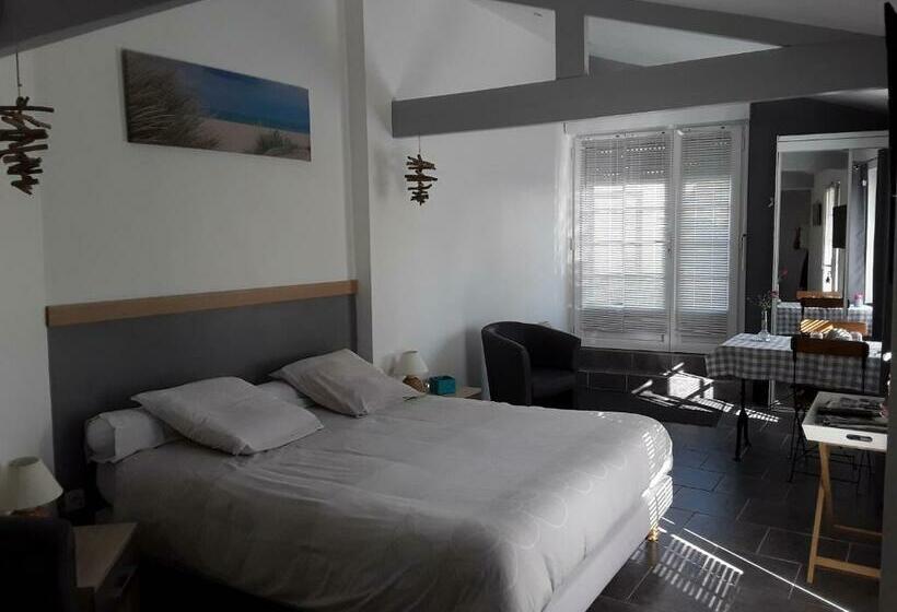 مبيت وإفطار Les Oyats