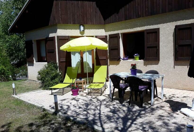 تختخواب و صبحانه Studio Privatif