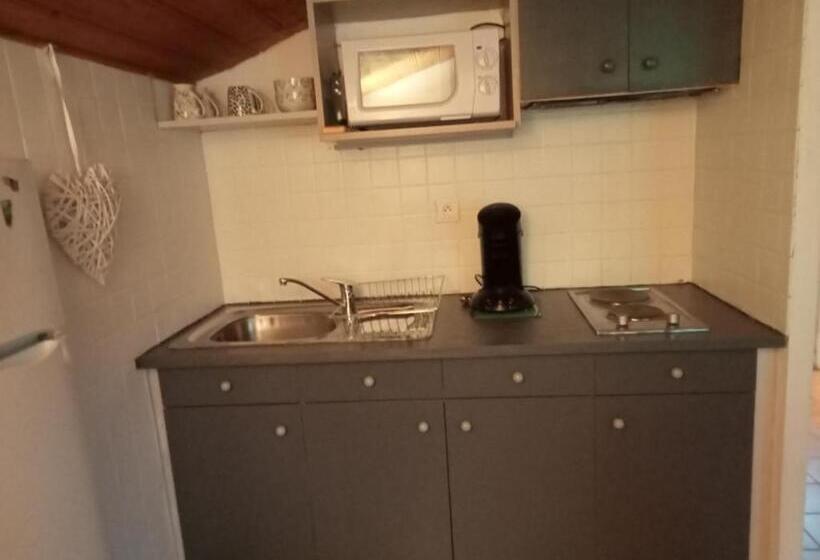 تختخواب و صبحانه Studio Privatif