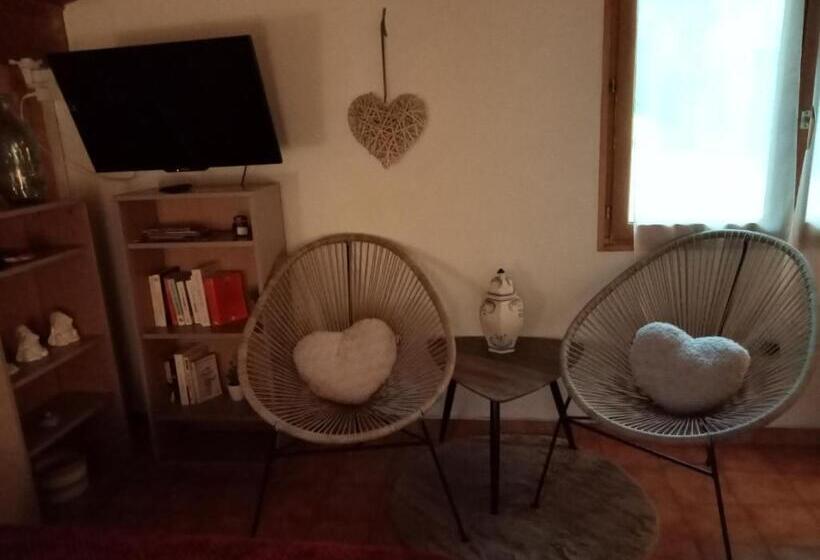 تختخواب و صبحانه Studio Privatif