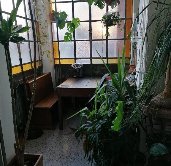 تختخواب و صبحانه The Liberty Terrace