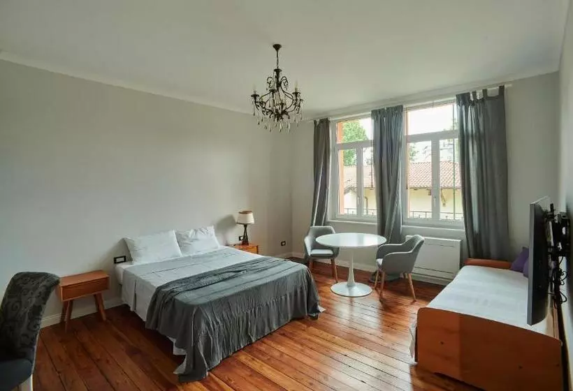 تختخواب و صبحانه The Liberty Terrace