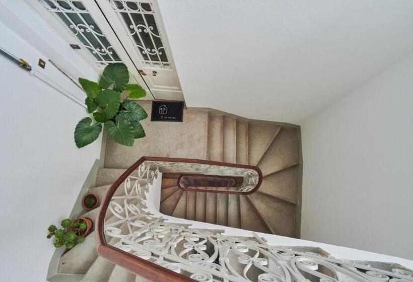 تختخواب و صبحانه The Liberty Terrace