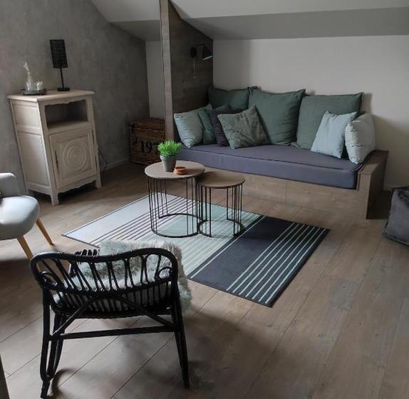 تختخواب و صبحانه Ti Gwennel