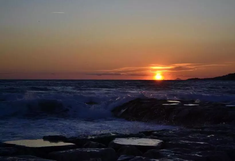Majatalo Chambrestudio Bord De Mer, Piscine Et Spa