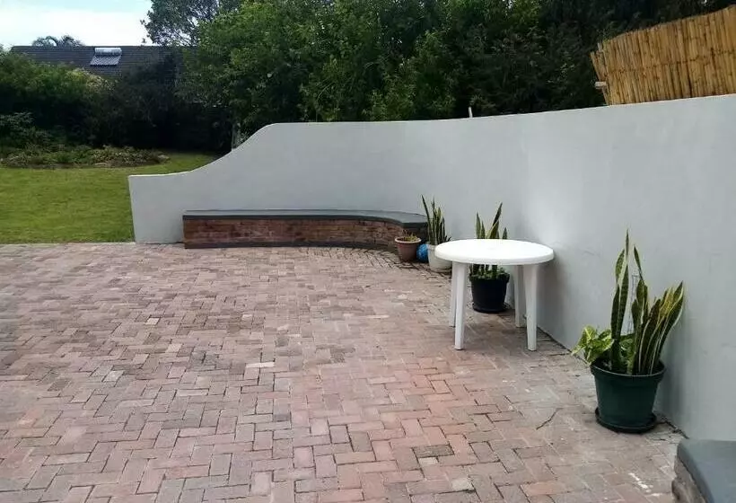 پانسیون H G Deluxe Guest Suites