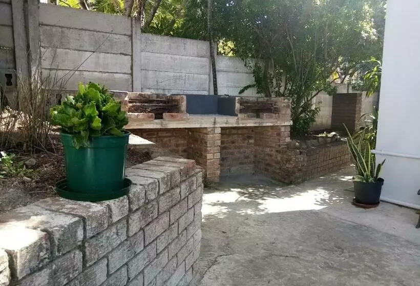 پانسیون H G Deluxe Guest Suites