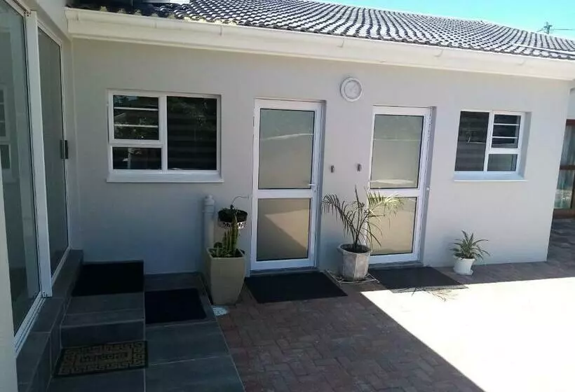 پانسیون H G Deluxe Guest Suites