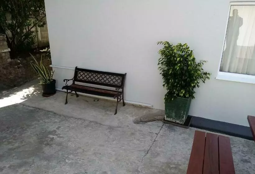 پانسیون H G Deluxe Guest Suites