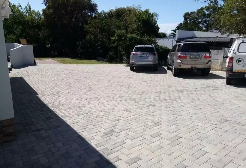 پانسیون H G Deluxe Guest Suites