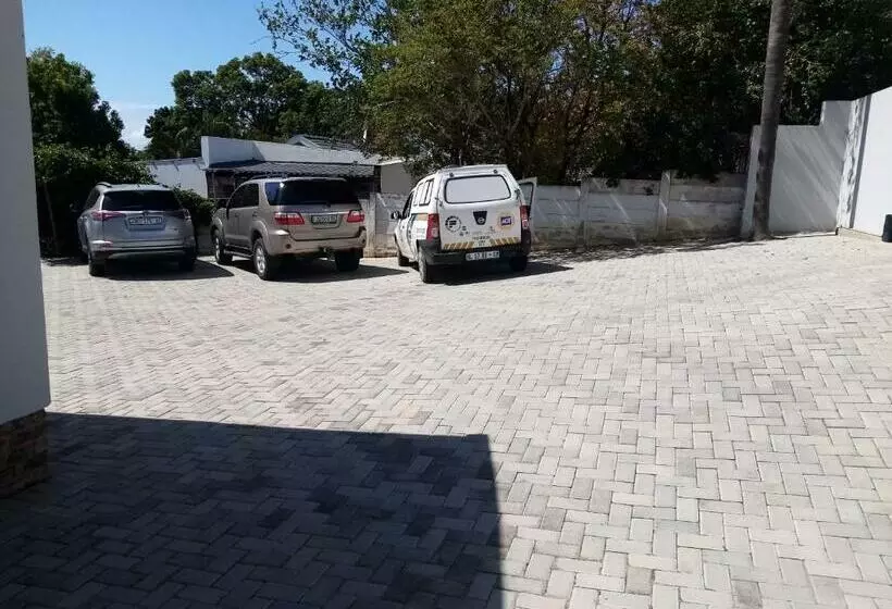 پانسیون H G Deluxe Guest Suites