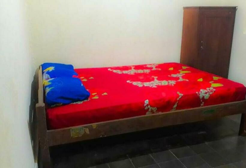 بنسيون Losmen 2000 Tiga