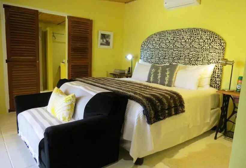 Majatalo Olive Grove House