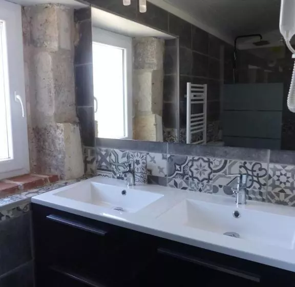 ベッドアンドブレックファースト Au Clair De Loup