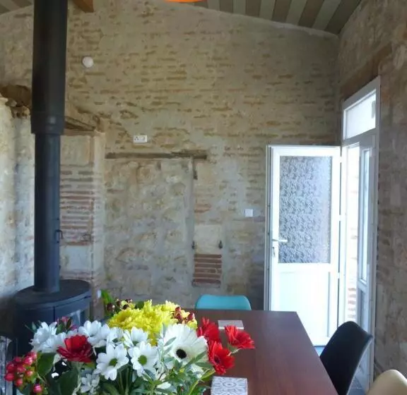 ベッドアンドブレックファースト Au Clair De Loup