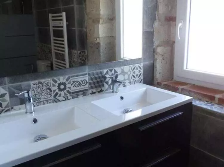 ベッドアンドブレックファースト Au Clair De Loup