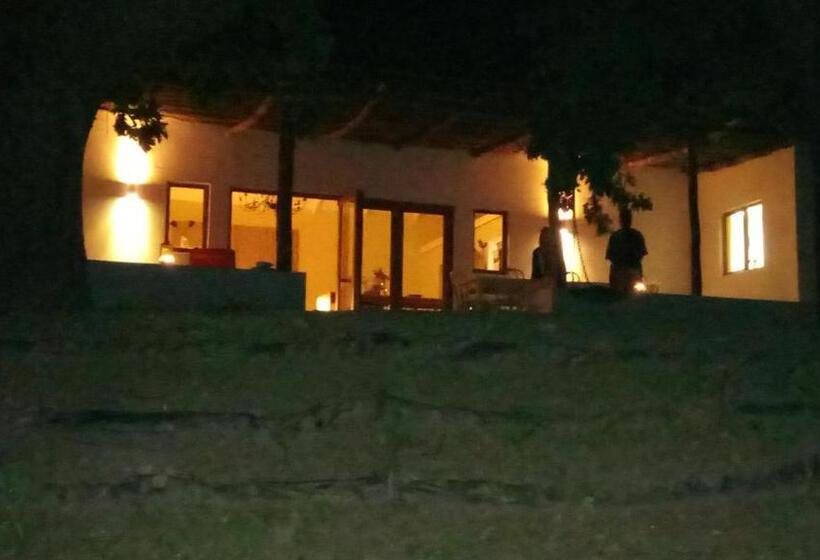 בית מלון כפרי Laughing Waters Farm