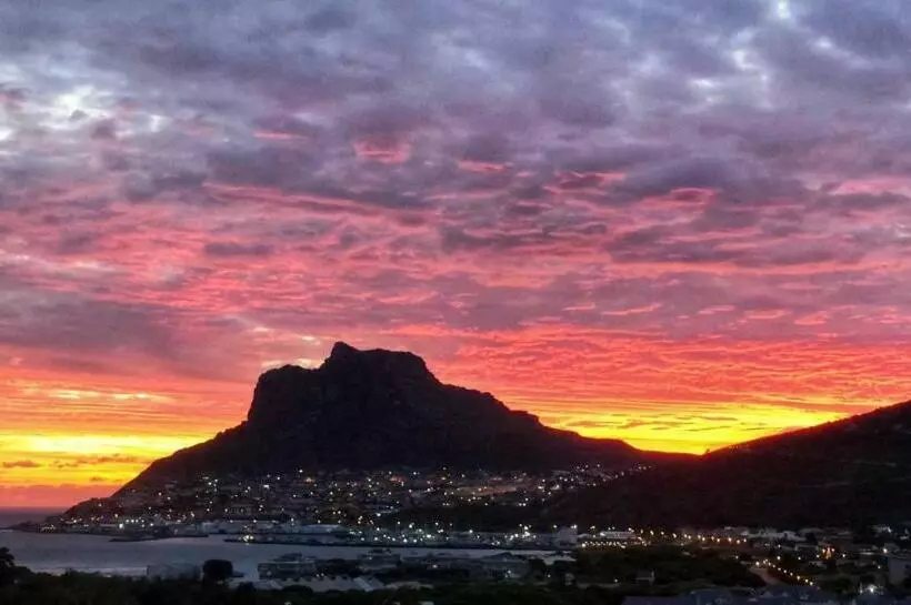 Majatalo Bayview Mountain Seafacing Cottages