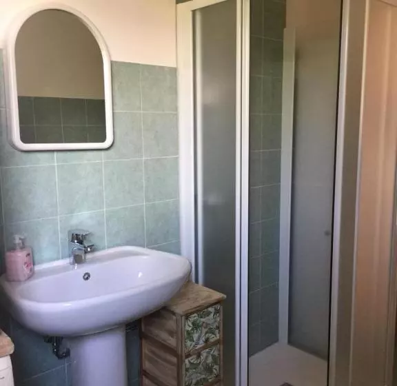 Majatalo Villa Romeo   Acero Rosso