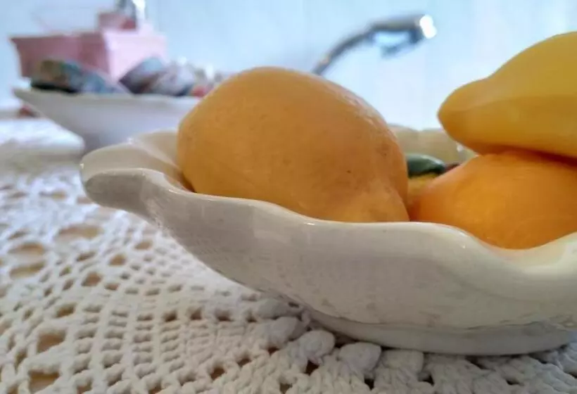 Majatalo Villa Romeo   Acero Rosso