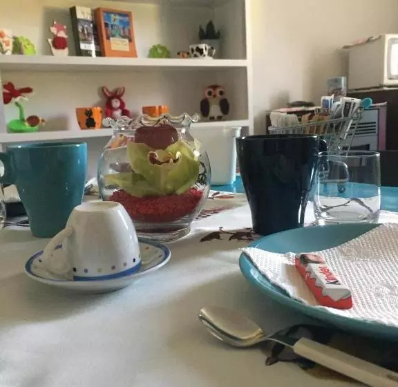 Majatalo Villa Romeo   Acero Rosso