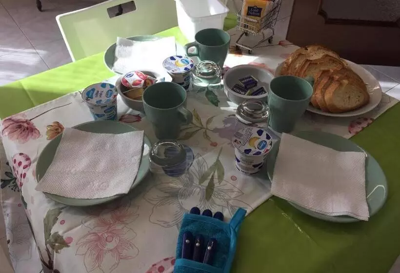 Majatalo Villa Romeo   Acero Rosso