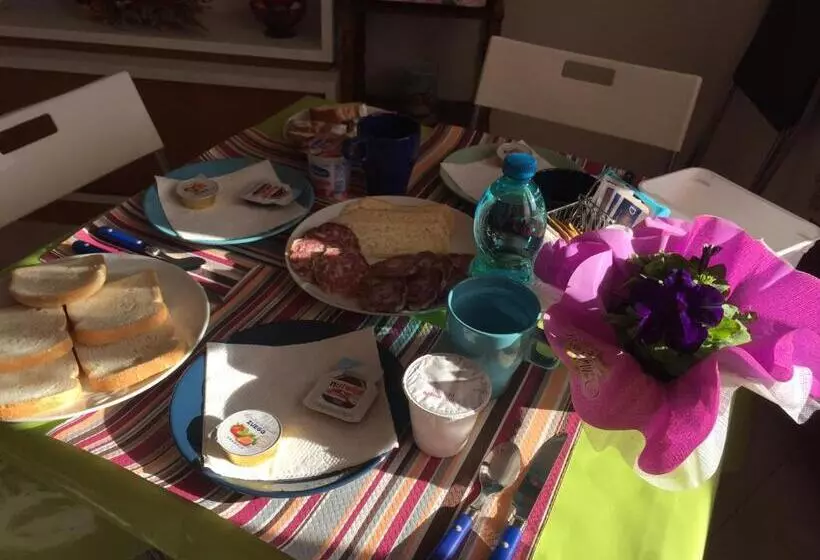 Majatalo Villa Romeo   Acero Rosso