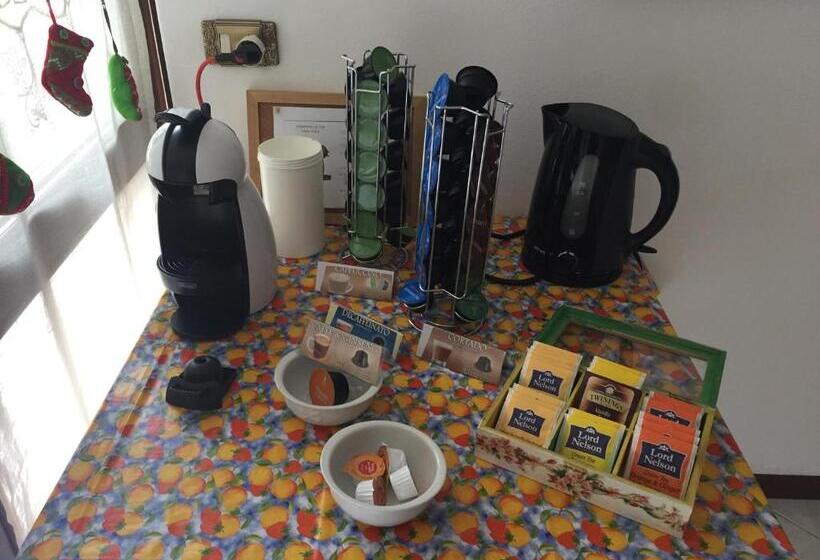 פנסיון Villa Romeo   Acero Rosso