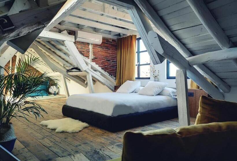 פנסיון 13 Suites