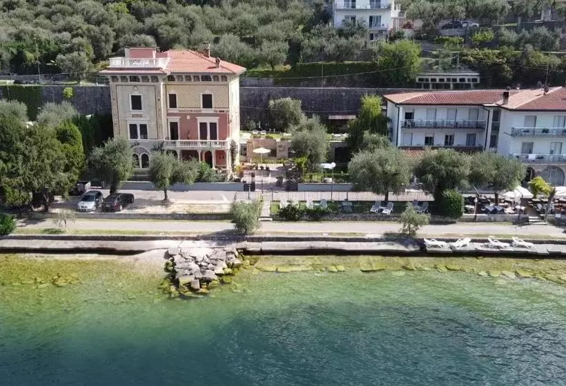 ペンション Villa Torre   Atmosfera Romantica