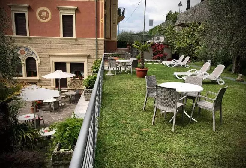 ペンション Villa Torre   Atmosfera Romantica