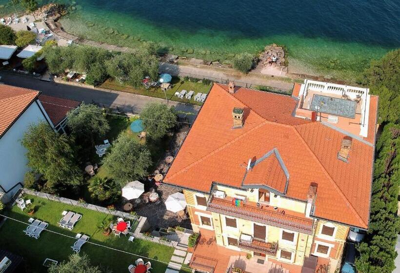 펜션 Villa Torre   Atmosfera Romantica