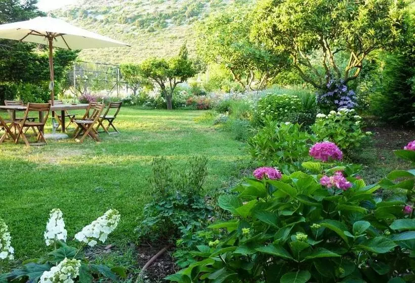Hotelli Villa Prato Agriturismo