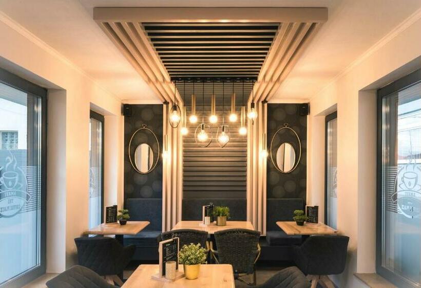 Lira Holiday Apartments