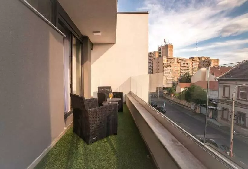 Lira Holiday Apartments