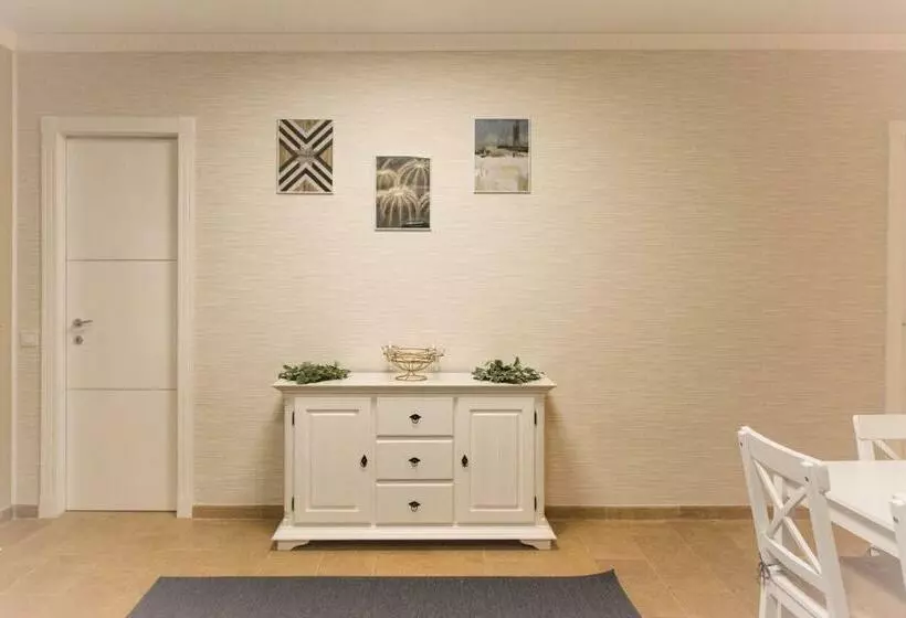 Lira Holiday Apartments